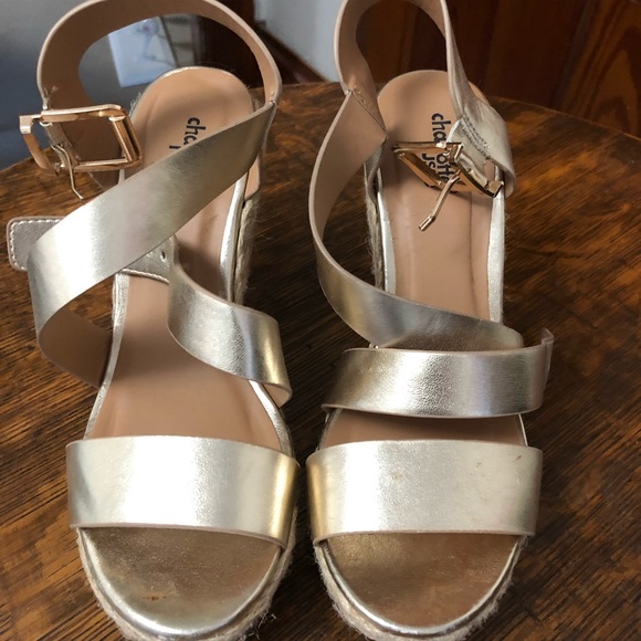 Gold strapped wedges - Picture 2 of 4